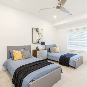 Second bedroom with double twin beds